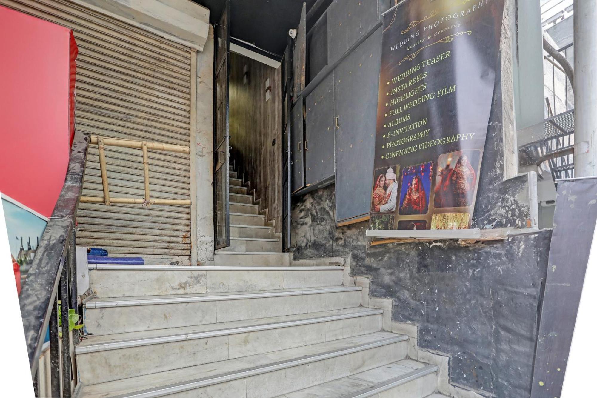 Hotel O Kanak Palace Нью-Дели Экстерьер фото