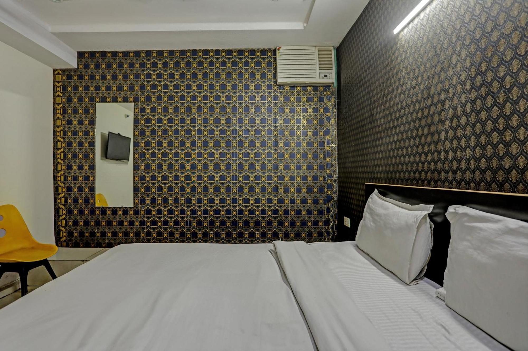 Hotel O Kanak Palace Нью-Дели Экстерьер фото